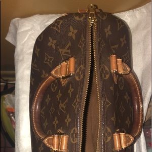 A Vintage Louis Vuitton Speedy 25